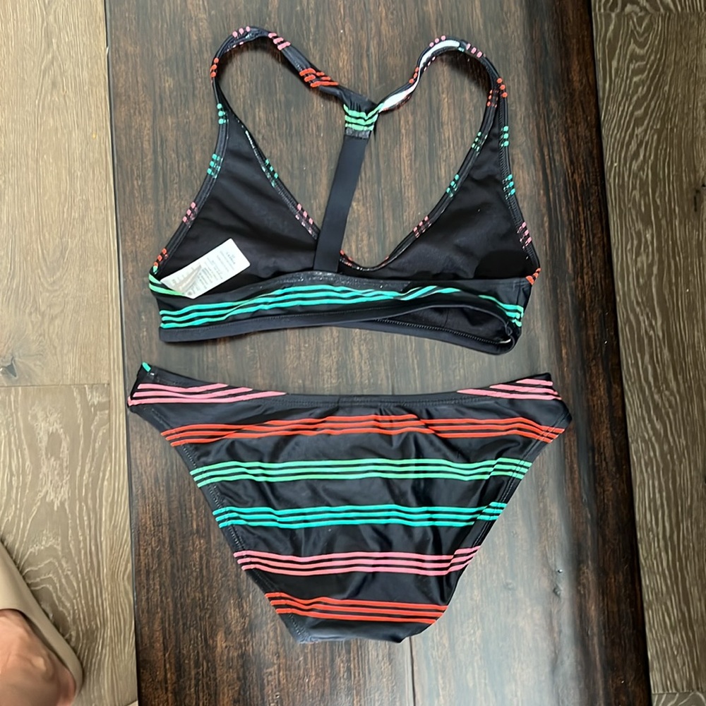 Women’s XS 2 piece bathing suit - Picture 2 of 2